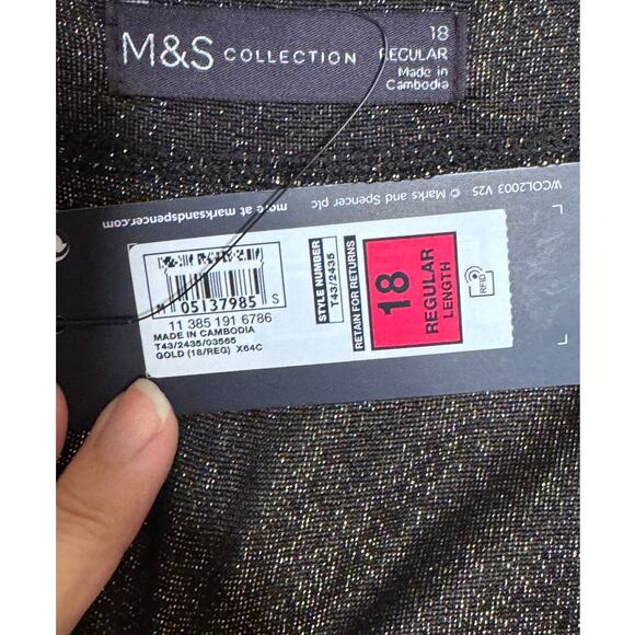 NWT Marks & Spencer Ladies' Sleeveless Gold Shimmer Top, Size: 18 - Picture 2 of 4